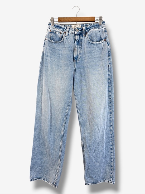 Abercrombie & Fitch Denim - Abercrombie & Fitch Loose High Rise Jeans Size 28/6 Light Wash Rigid Denim